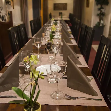 Hotelli-ravintola Hotel 3*
