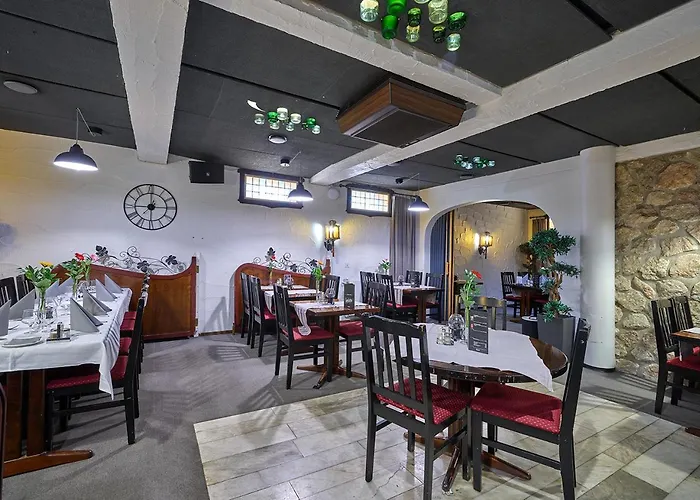 Hotel Hotelli-ravintola 3*